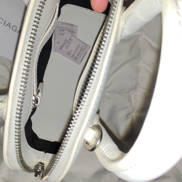 BALENCIAGA VILLE XXS TOP HANDLE BAG IN WHITE/BLACK - Picture 4 of 7